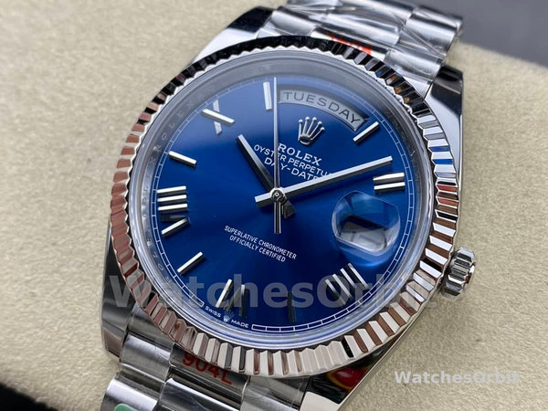 Replica Heren Rolex Day-Date-228239, 40mm, Blauwe Romeinse Wijzerplaat, Geribbelde Ring