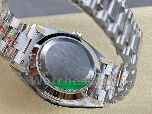 Replica Heren Rolex Day-Date-228239, 40mm, Blauwe Romeinse Wijzerplaat, Geribbelde Ring