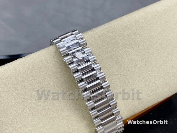 Replica Heren Rolex Day-Date-228239, 40mm, Blauwe Romeinse Wijzerplaat, Geribbelde Ring