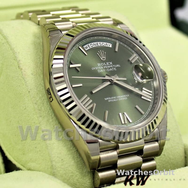Replica Heren Rolex Day-Date-228239, 40 mm, groene Romeinse wijzerplaat, geribbelde lunette