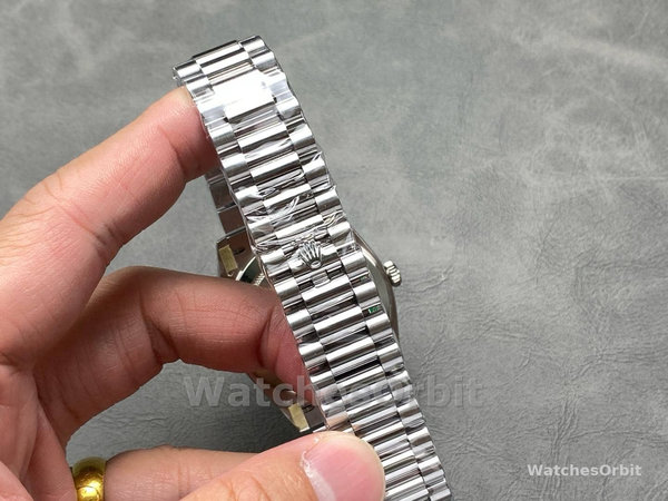 Replica Heren Rolex Day-Date-228239, 40 mm, groene Romeinse wijzerplaat, geribbelde lunette