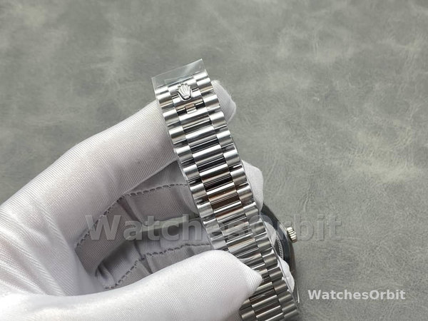 Replica Heren Rolex Day-Date-228239, 40mm, Meteorietgrijze wijzerplaat, geribbelde lunette