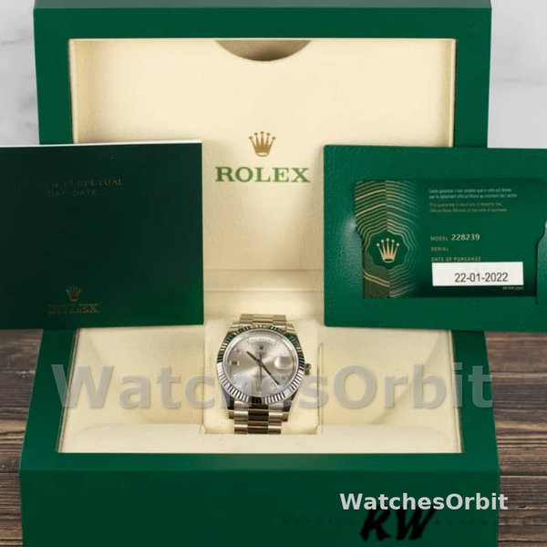 Replica Heren Rolex Day-Date-228239, 40mm, Zilveren Baguette Diamanten Wijzerplaat, Geribbelde Ring