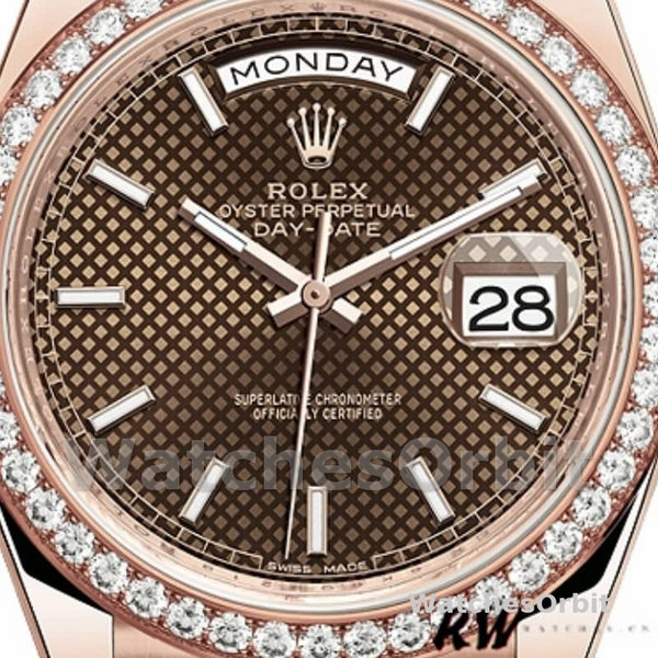 Replica Heren Rolex Day-Date-228345RBR, 40mm, Chocolade Bruin Diagonaal Motief Wijzerplaat, Diamant Bezel