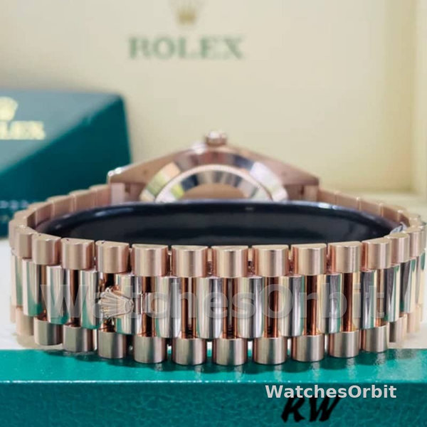 Replica Heren Rolex Day-Date-228345RBR, 40mm, Sundust Romeinse wijzerplaat, Diamanten ring