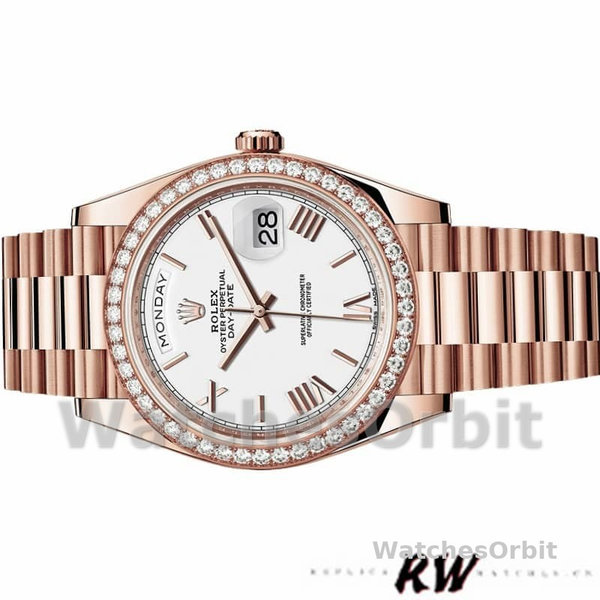 Replica Heren Rolex Day-Date-228345RBR, 40mm, Witte Romeinse Wijzerplaat, Diamanten Bezel