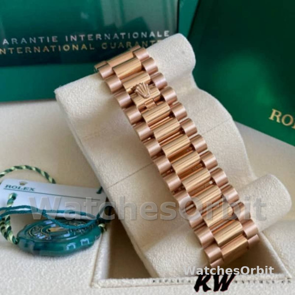 Replica Heren Rolex Day-Date-228345RBR, 40mm, Witte Romeinse Wijzerplaat, Diamanten Bezel