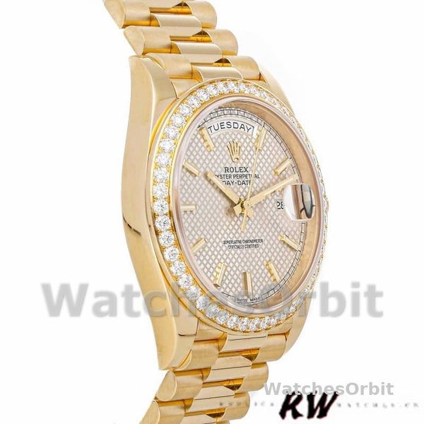 Replica Heren Rolex Day-Date-228348RBR, 40mm, Zilveren Diagonaal Motief Wijzerplaat, Diamanten Ring