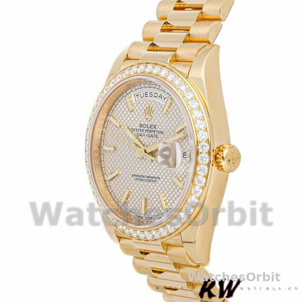 Replica Heren Rolex Day-Date-228348RBR, 40mm, Zilveren Diagonaal Motief Wijzerplaat, Diamanten Ring