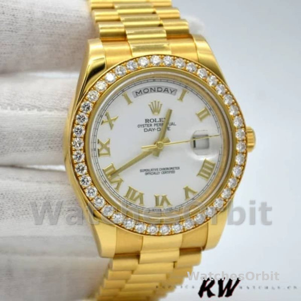 Replica Heren Rolex Day-Date-228348RBR, 40mm, Witte Romeinse Wijzerplaat, Diamanten Bezel