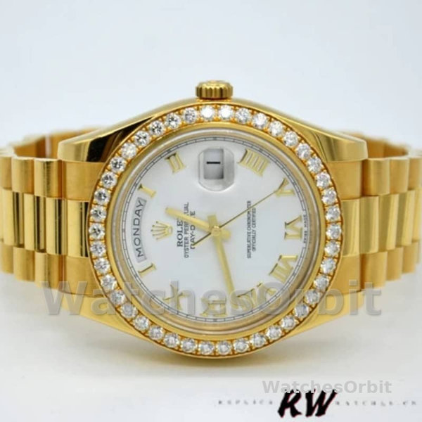 Replica Heren Rolex Day-Date-228348RBR, 40mm, Witte Romeinse Wijzerplaat, Diamanten Bezel