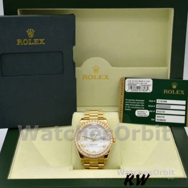 Replica Heren Rolex Day-Date-228348RBR, 40mm, Witte Romeinse Wijzerplaat, Diamanten Bezel