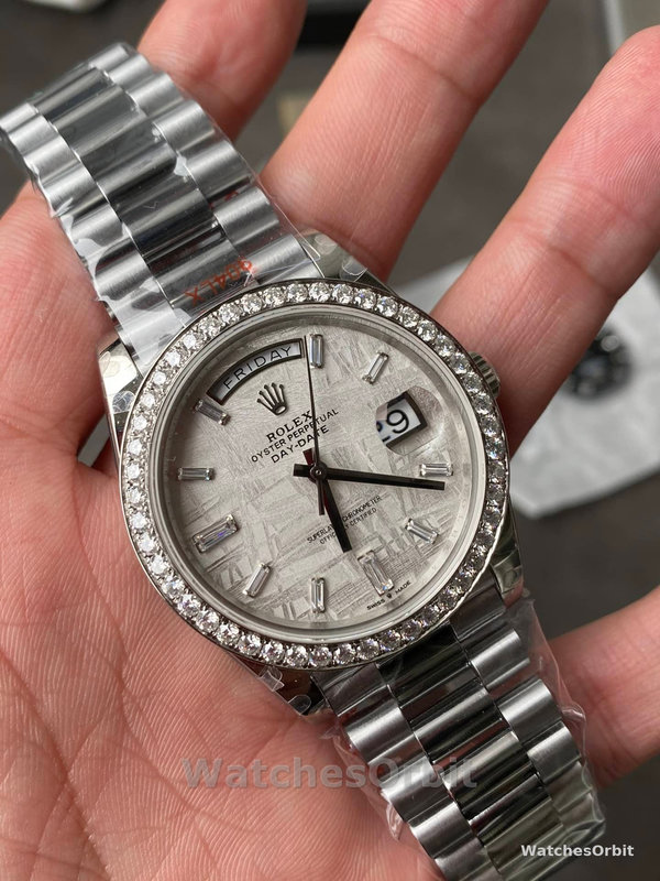 Replica Heren Rolex Day-Date-228349RBR, 40mm, Meteoriet Wijzerplaat, Diamanten Ring