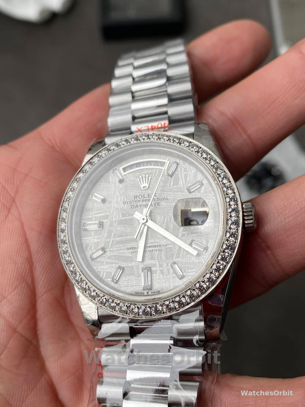 Replica Heren Rolex Day-Date-228349RBR, 40mm, Meteoriet Wijzerplaat, Diamanten Ring
