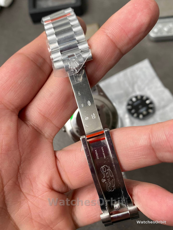 Replica Heren Rolex Day-Date-228349RBR, 40mm, Meteoriet Wijzerplaat, Diamanten Ring