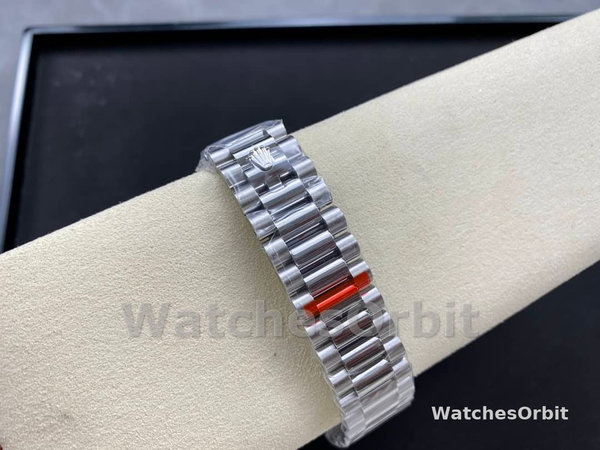 Replica Heren Rolex Day-Date-228349RBR, 40mm, Zilveren wijzerplaat, Diamanten ring