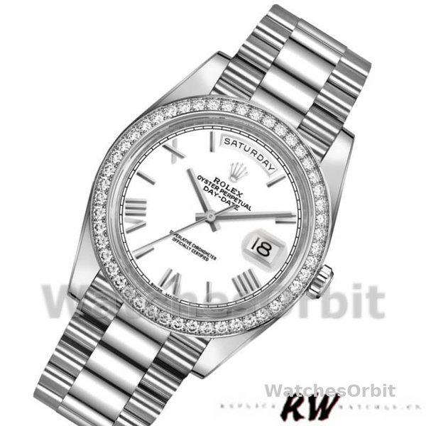 Replica Heren Rolex Day-Date-228349RBR, 40mm, Witte Romeinse Wijzerplaat, Diamanten Bezel