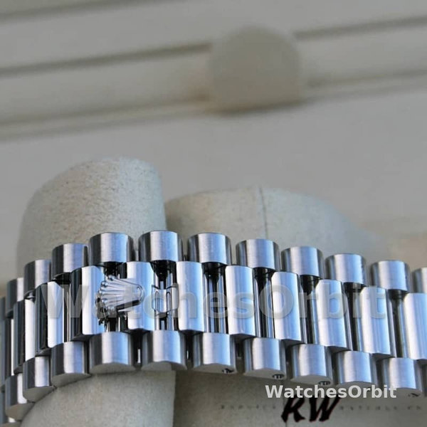 Replica Heren Rolex Day-Date-228396TBR, 40mm, Ijsblauwe Diagonaal Motief Wijzerplaat, Diamanten Bezel