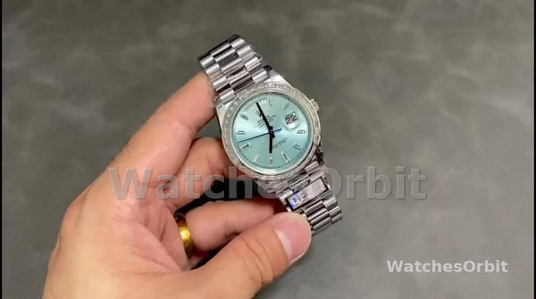 Replica Heren Rolex Day-Date-228396TBR, 40mm, ijsblauwe diamanten wijzerplaat, diamanten ring, ijsblauwe wijzerplaat voor heren