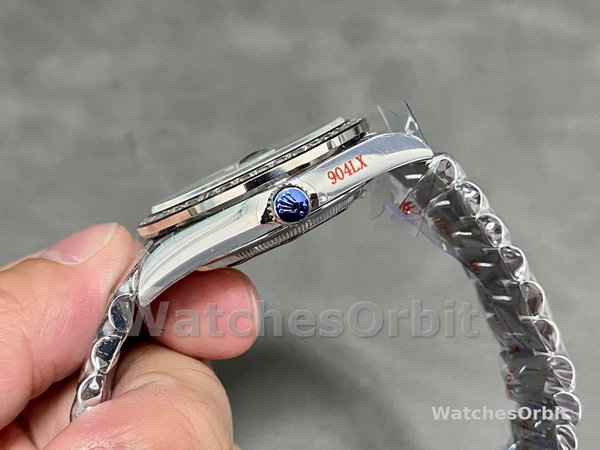 Replica Heren Rolex Day-Date-228396TBR, 40mm, ijsblauwe diamanten wijzerplaat, diamanten ring, ijsblauwe wijzerplaat voor heren