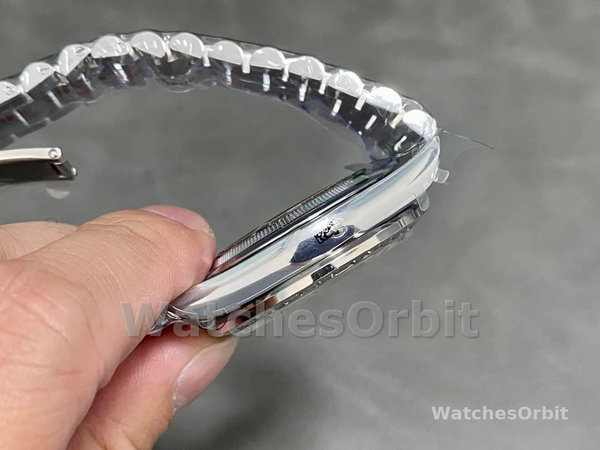 Replica Heren Rolex Day-Date-228396TBR, 40mm, ijsblauwe diamanten wijzerplaat, diamanten ring, ijsblauwe wijzerplaat voor heren
