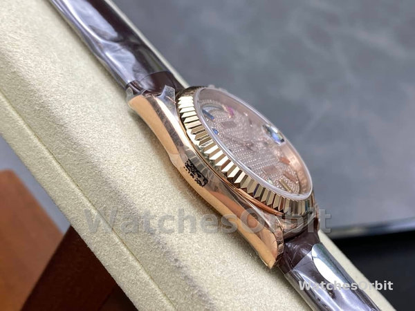 Replica Rolex Day Date 36-m128396TBR 0019 voor heren, diamanten ring, ijsblauwe Romeinse wijzerplaat