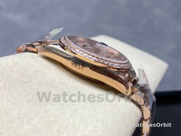 Replica Rolex Day Date 36-m128396TBR 0019 voor heren, diamanten ring, ijsblauwe Romeinse wijzerplaat