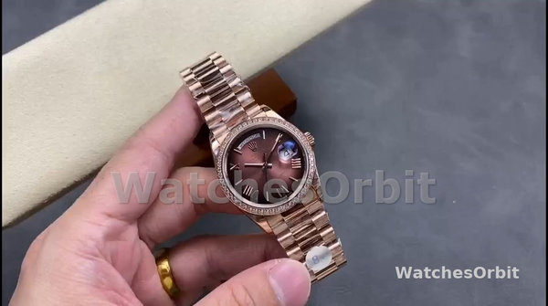 Replica Rolex Day Date 36-128236 0009 voor heren, geribbelde lunette, platina armband, ijsblauw