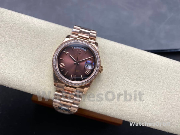 Replica Rolex Day Date 36-128236 0009 voor heren, geribbelde lunette, platina armband, ijsblauw