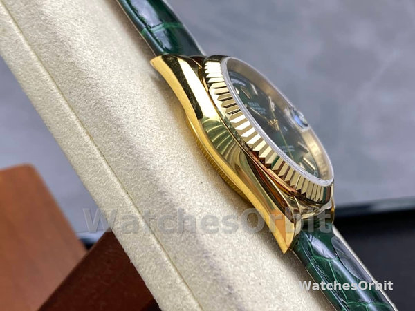 Replica Rolex Day Date 36-m128399TBR 0019, witgoud, diamanten ring, witte wijzerplaat
