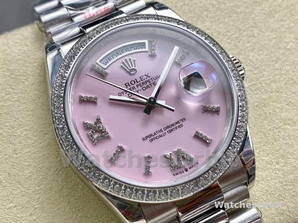 Replica Rolex Day Date 40-M228236 0024 voor heren, witgoud, blauwe ombre wijzerplaat