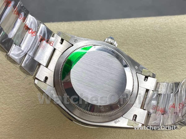 Replica Rolex Day Date 40-M228236 0024 voor heren, witgoud, blauwe ombre wijzerplaat