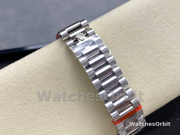 Replica Rolex Day Date 40-M228236 0024 voor heren, witgoud, blauwe ombre wijzerplaat