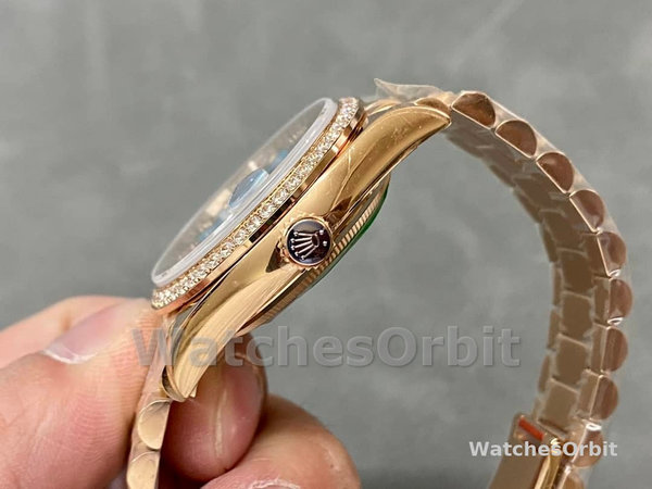 Replica Rolex Day-Date 36-m128345rbr 0064, oro rosa, quadrante romano con diamanti incastonati, lunetta di diamanti quadrante turchese