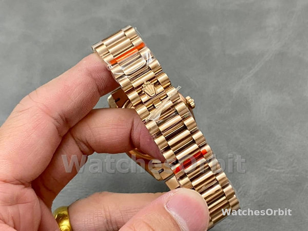 Replica Rolex Day-Date 36-m128345rbr 0064, oro rosa, quadrante romano con diamanti incastonati, lunetta di diamanti quadrante turchese