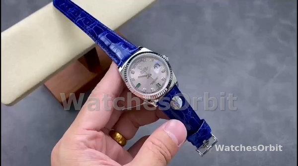 Replica Rolex Day Date 36-m128396TBR 0019 voor heren, diamanten ring, ijsblauwe Romeinse wijzerplaat