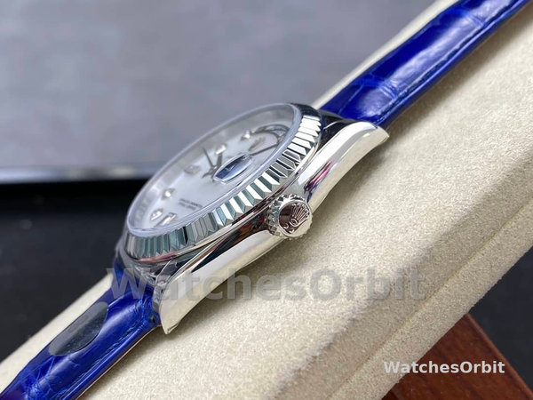 Replica Rolex Day Date 36-m128396TBR 0019 voor heren, diamanten ring, ijsblauwe Romeinse wijzerplaat