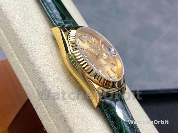 Replica Rolex Day Date 36-m128399TBR 0019, witgoud, diamanten ring, witte wijzerplaat