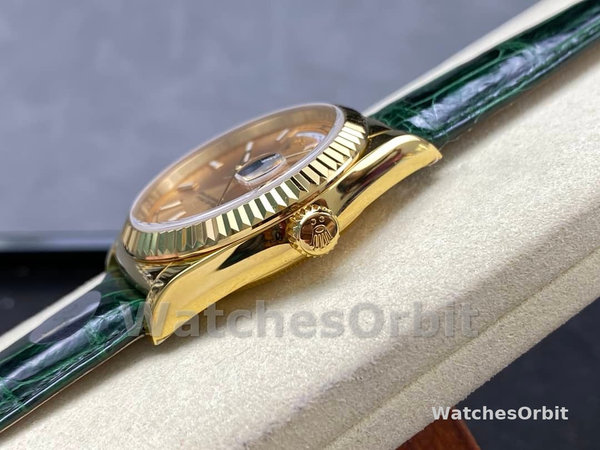 Replica Rolex Day Date 36-m128399TBR 0019, witgoud, diamanten ring, witte wijzerplaat