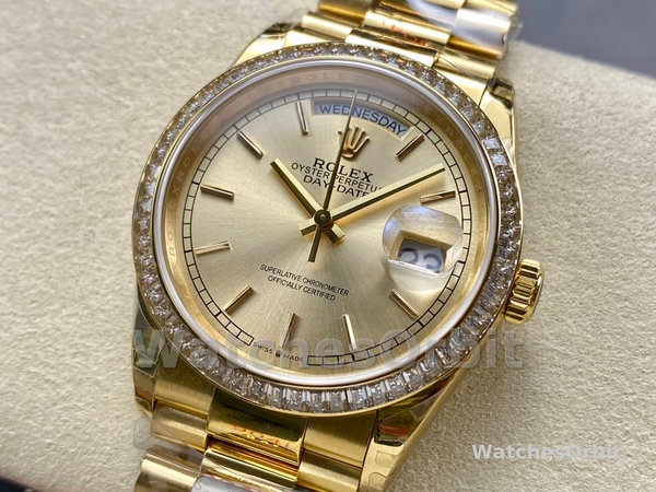 Replica Rolex Day Date 36-m128239 0059, witgoud, witte wijzerplaat, geribbelde lunette, president, wit
