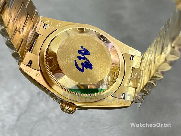 Replica Dames Rolex Day-Date 36mm Geelgoud met diamant bezel MOP wijzerplaat - M128348RBR 0019 MOP wijzerplaat