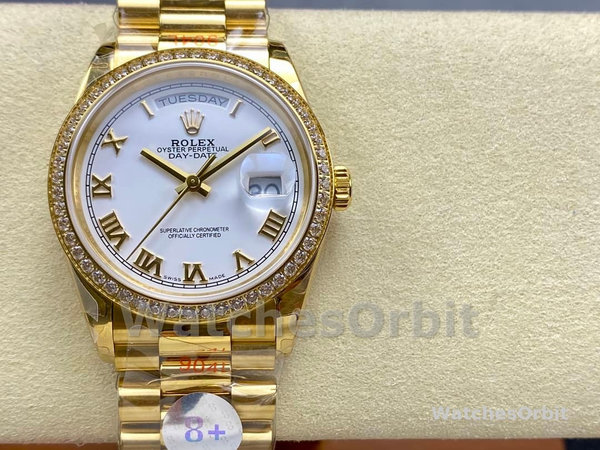 Replica Rolex Day Date 36-m128239 0059, witgoud, witte wijzerplaat, geribbelde lunette, president, wit