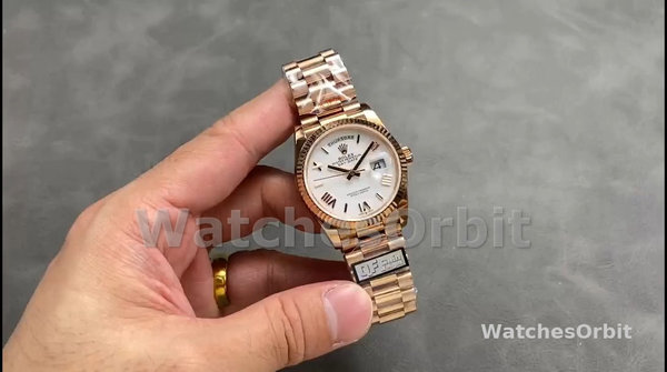 Replica Heren Rolex Day Date 40-M228236 0003, platina, zwarte wijzerplaat