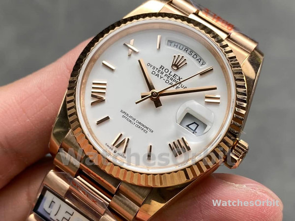 Replica Heren Rolex Day Date 40-M228236 0003, platina, zwarte wijzerplaat