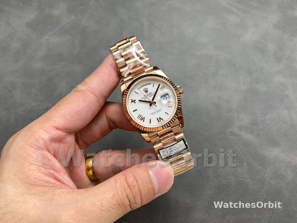 Replica Heren Rolex Day Date 40-M228236 0003, platina, zwarte wijzerplaat