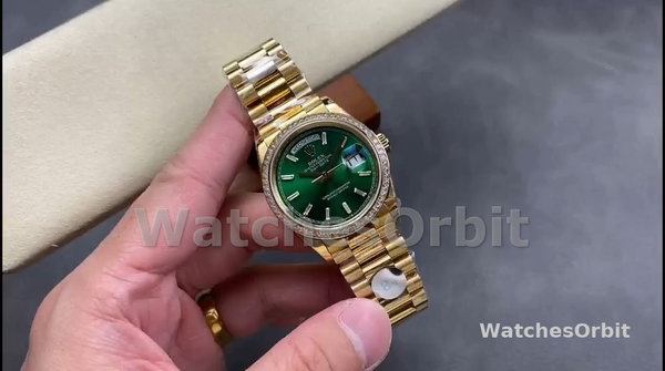 Replica Rolex Day Date 40-M228238 00691, geelgoud, groene ombre wijzerplaat, groene ombre wijzerplaat