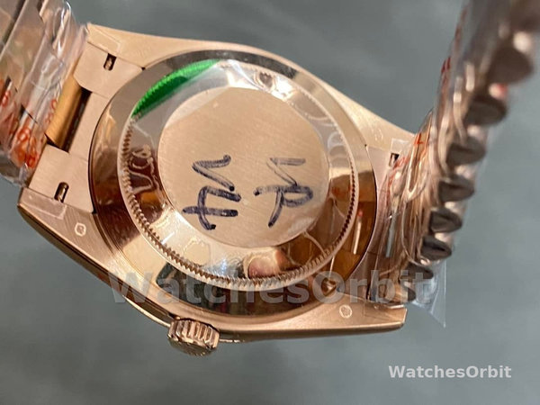 Replica Heren Rolex Day Date 40-m228235 0025, 40mm, 18K Everose Goud, Olijfgroene Wijzerplaat Groen