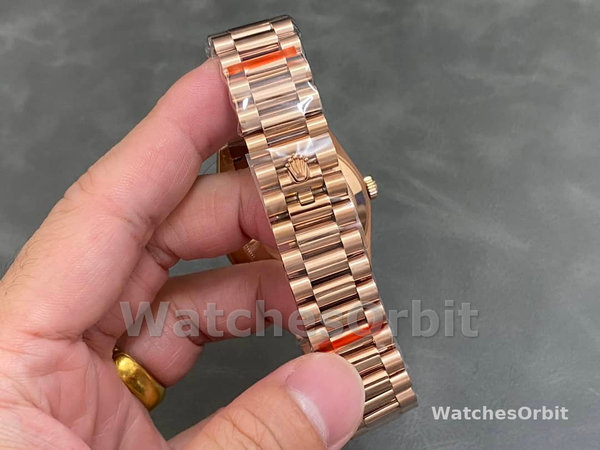 Replica Heren Rolex Day Date 40-m228235 0025, 40mm, 18K Everose Goud, Olijfgroene Wijzerplaat Groen
