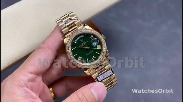Men's Rolex Day Date 40-M228348RBR 0040, 18K Yellow Gold, Green Dial, Diamond Bezel, Men’s Green