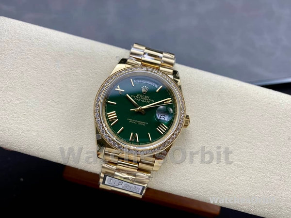 Replica Heren Rolex Day Date 40-M228348RBR 0040, 18K geelgoud, groene wijzerplaat, diamanten lunette